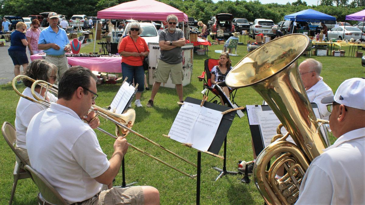Brass ensemble sharing music